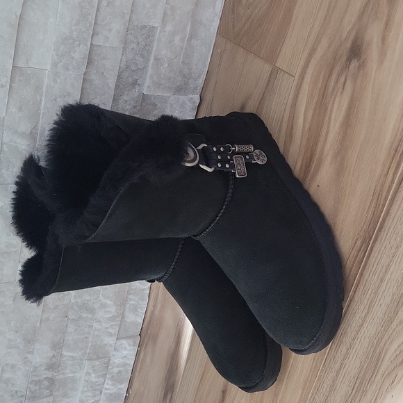 Ugg Booties 6 - Picture 5 of 8